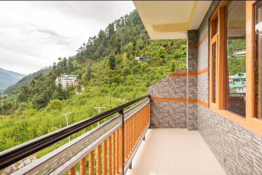 Cottage near Parsha Fall